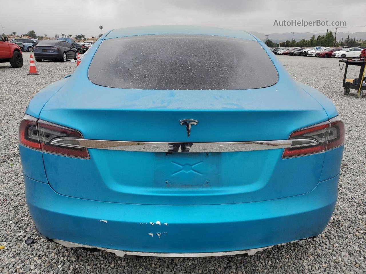 2013 Tesla Model S  Blue vin: 5YJSA1CN4DFP08083
