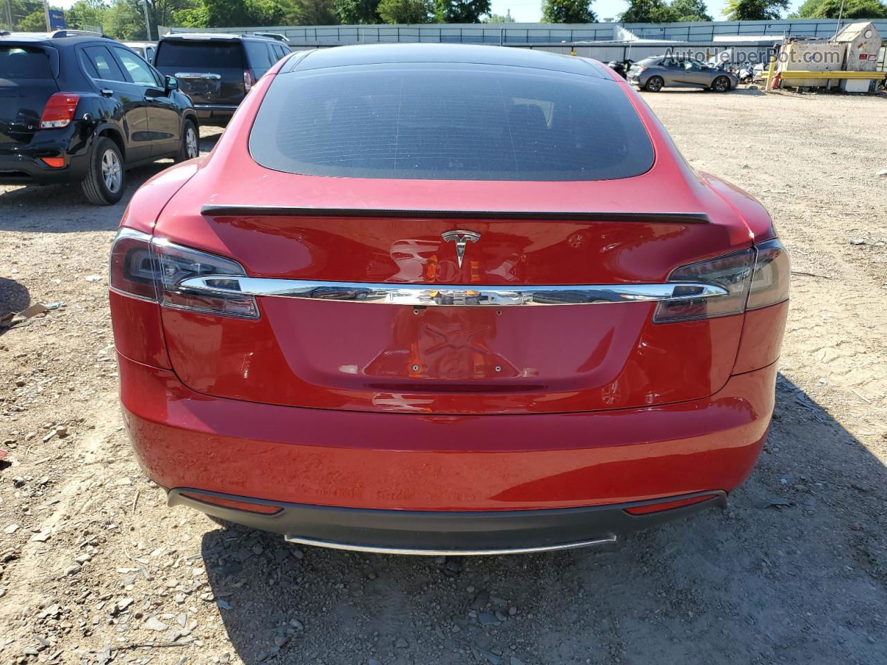 2013 Tesla Model S Красный vin: 5YJSA1CN5DFP08383