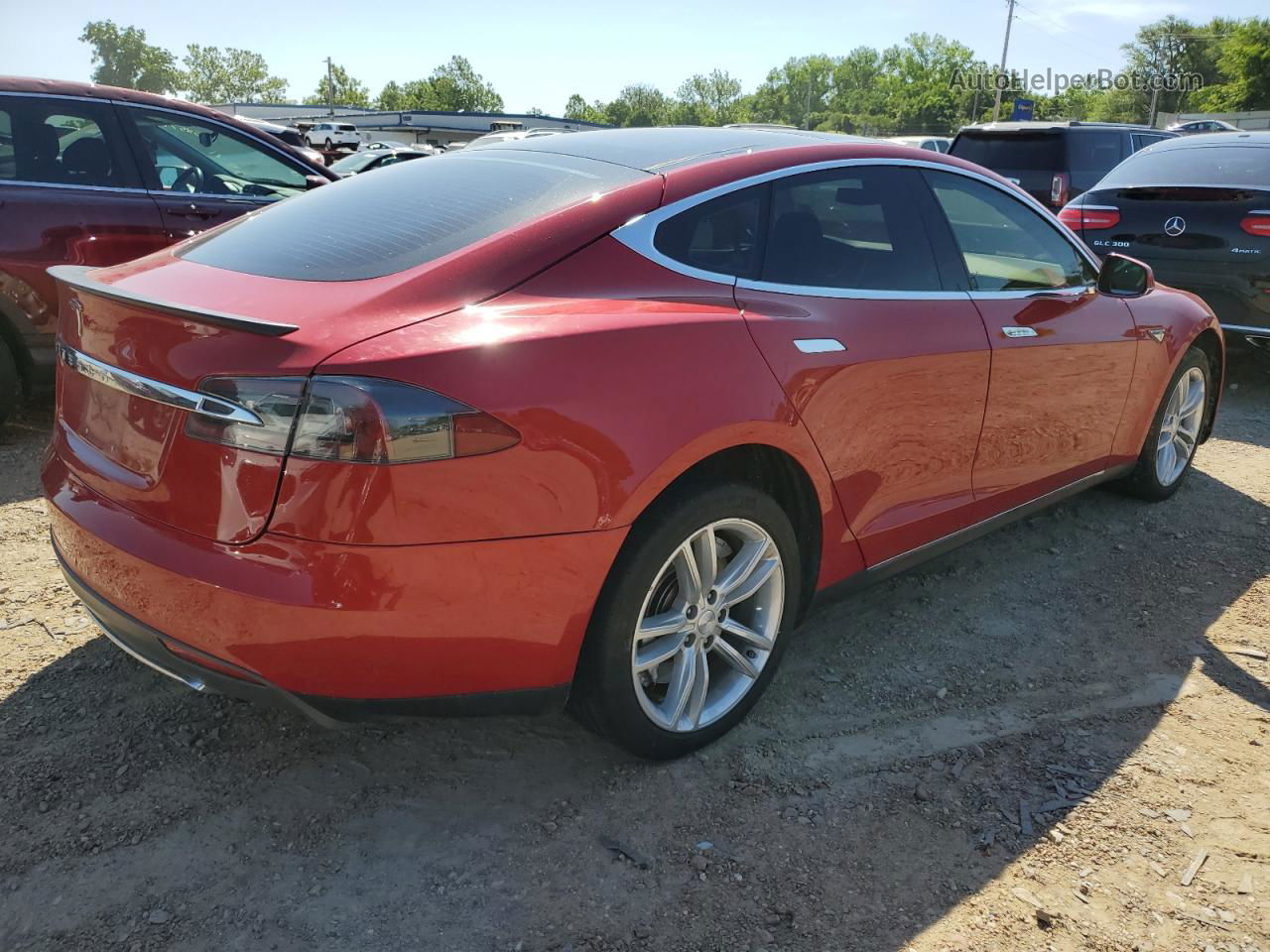 2013 Tesla Model S Red vin: 5YJSA1CN5DFP08383