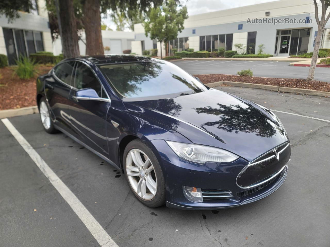 2013 Tesla Model S  Blue vin: 5YJSA1CN5DFP23692