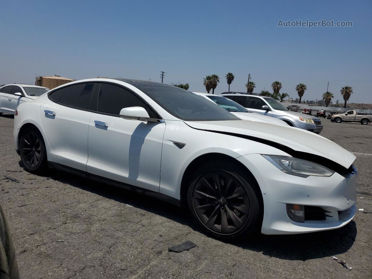 2013 Tesla Model S  White vin: 5YJSA1CN6DFP05928