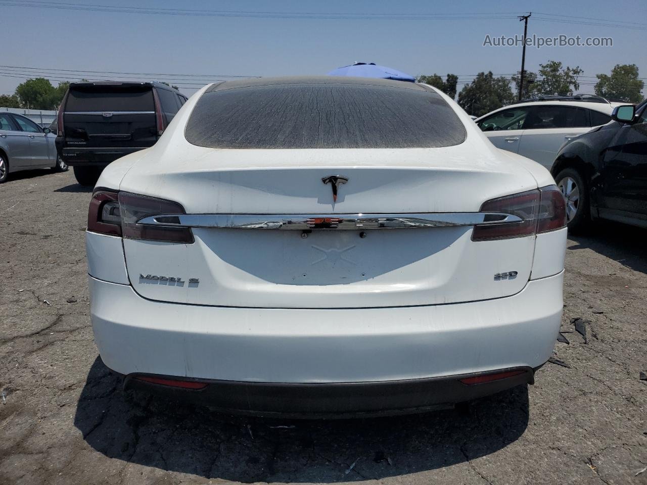 2013 Tesla Model S  White vin: 5YJSA1CN6DFP05928
