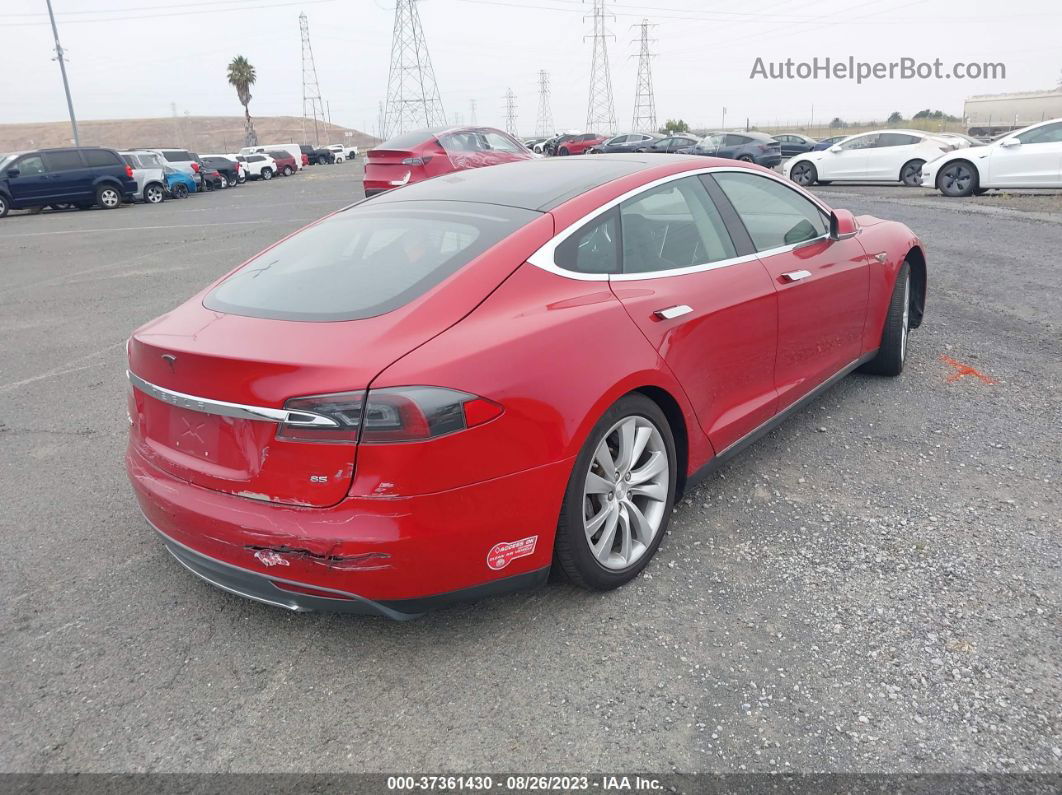 2013 Tesla Model S   Red vin: 5YJSA1CN6DFP28254