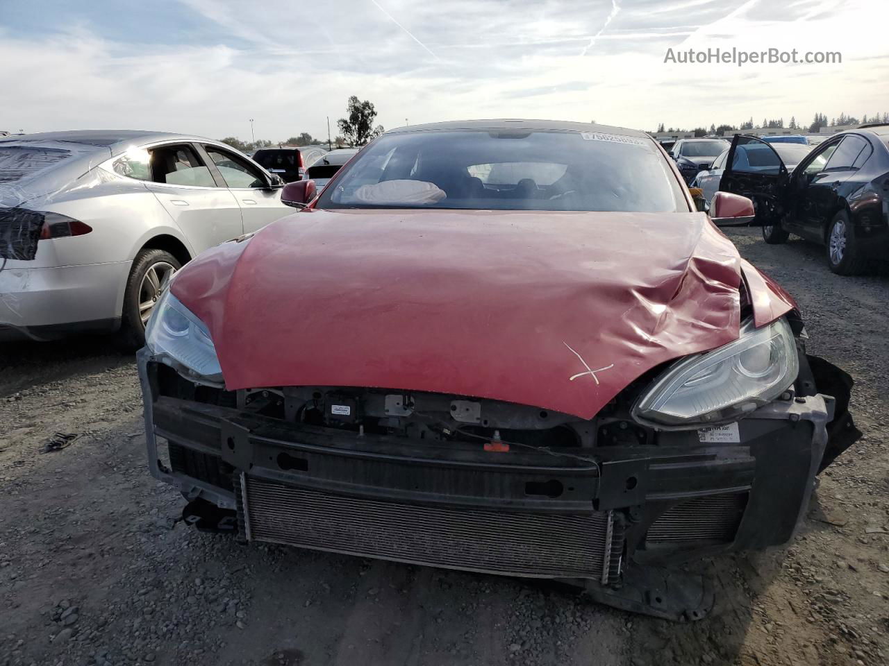 2013 Tesla Model S  Red vin: 5YJSA1CN6DFP28254