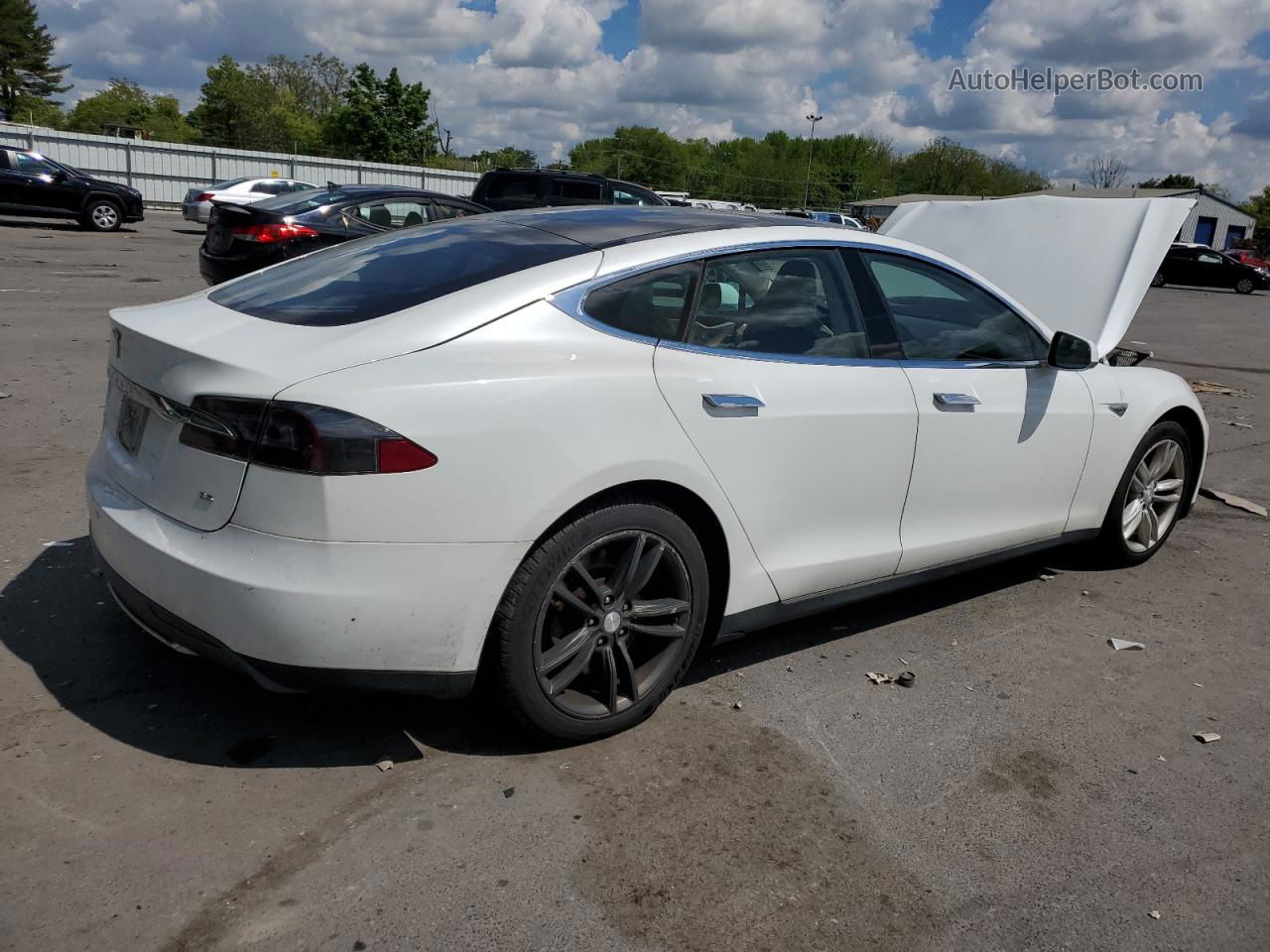 2013 Tesla Model S  White vin: 5YJSA1CN7DFP20762