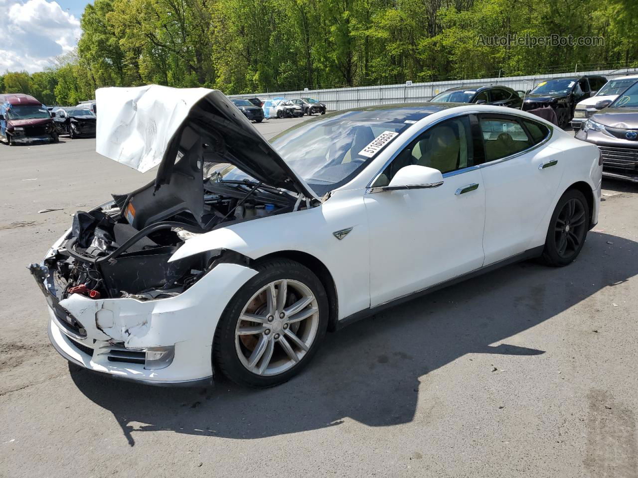 2013 Tesla Model S  White vin: 5YJSA1CN7DFP20762