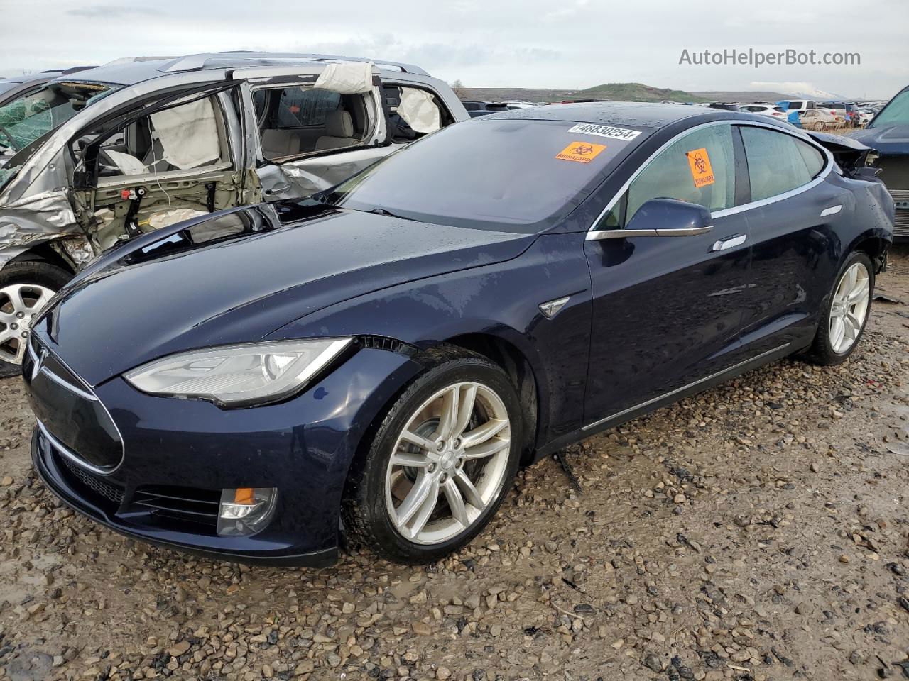 2013 Tesla Model S  Blue vin: 5YJSA1CN8DFP05123