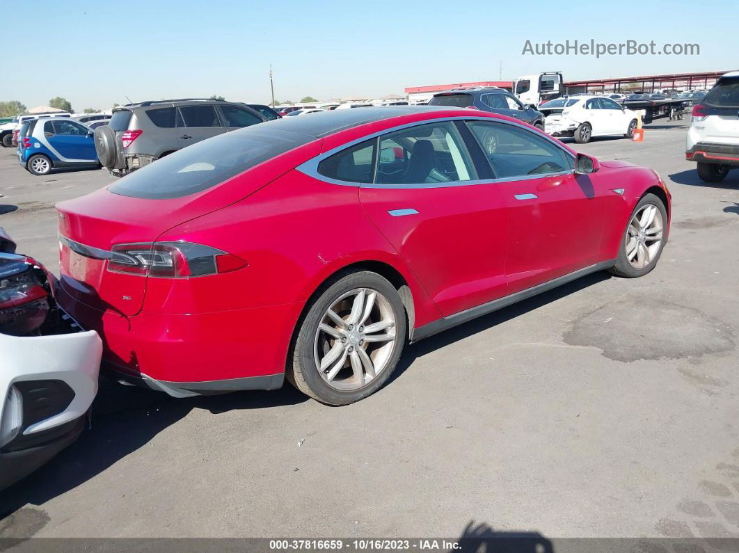 2013 Tesla Model S   Red vin: 5YJSA1CN8DFP15795