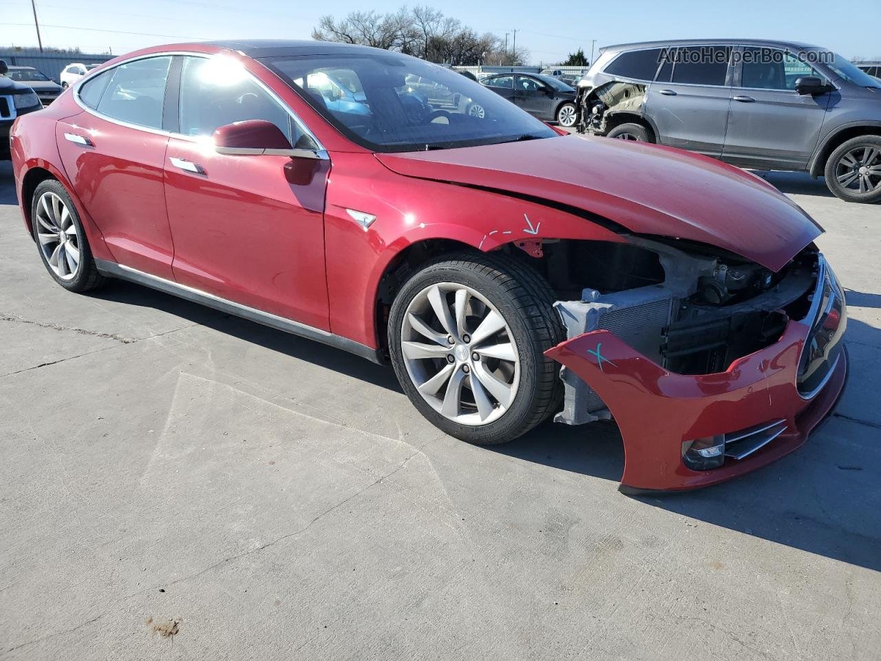 2013 Tesla Model S  Красный vin: 5YJSA1CN8DFP21919