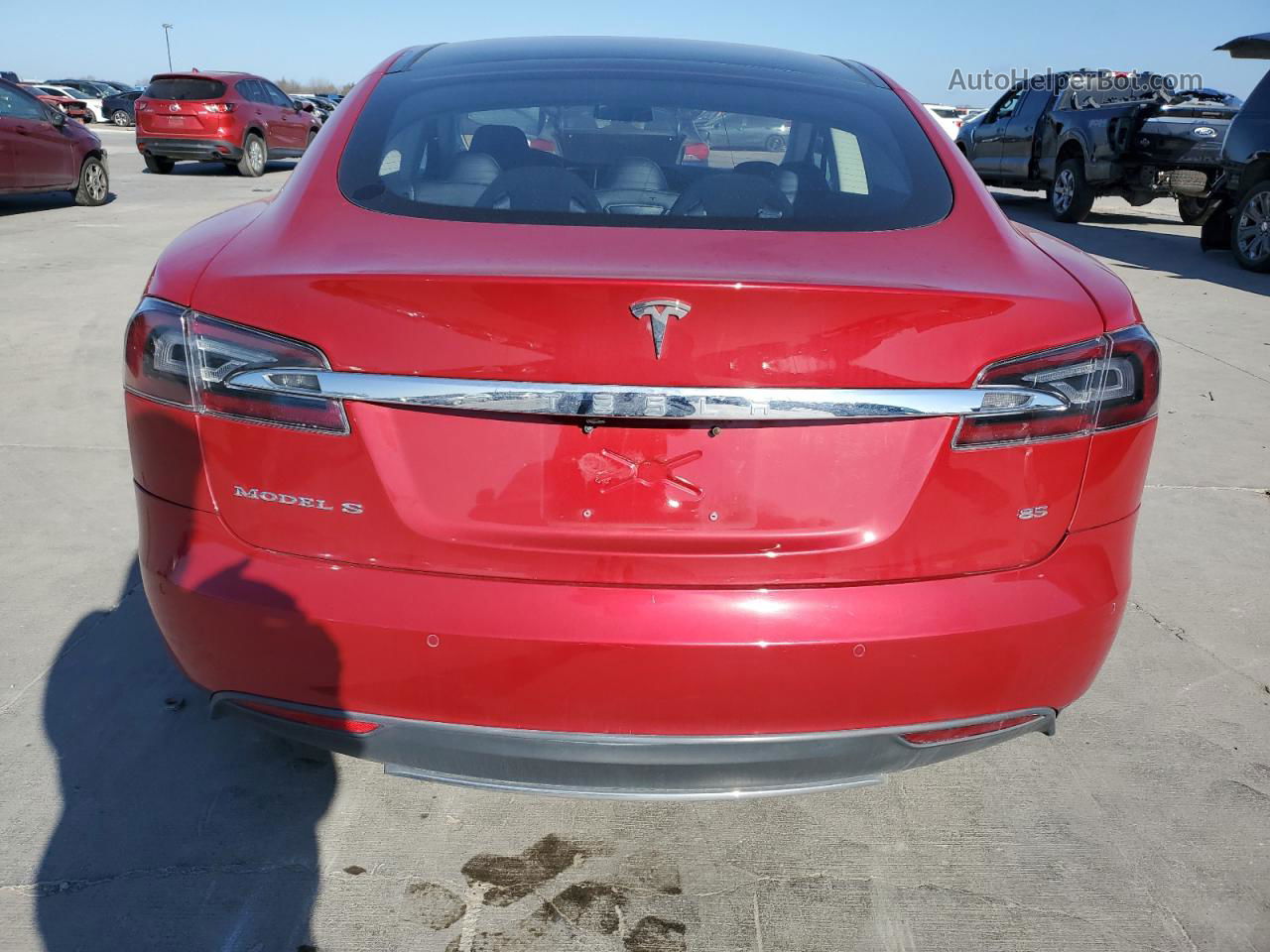 2013 Tesla Model S  Red vin: 5YJSA1CN8DFP21919