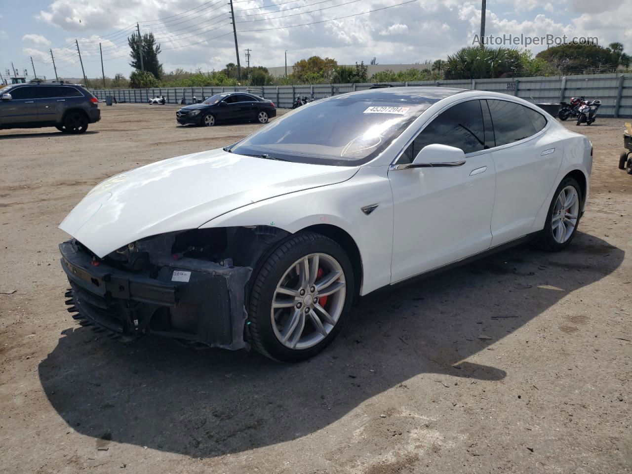 2013 Tesla Model S  Белый vin: 5YJSA1CN8DFP24125