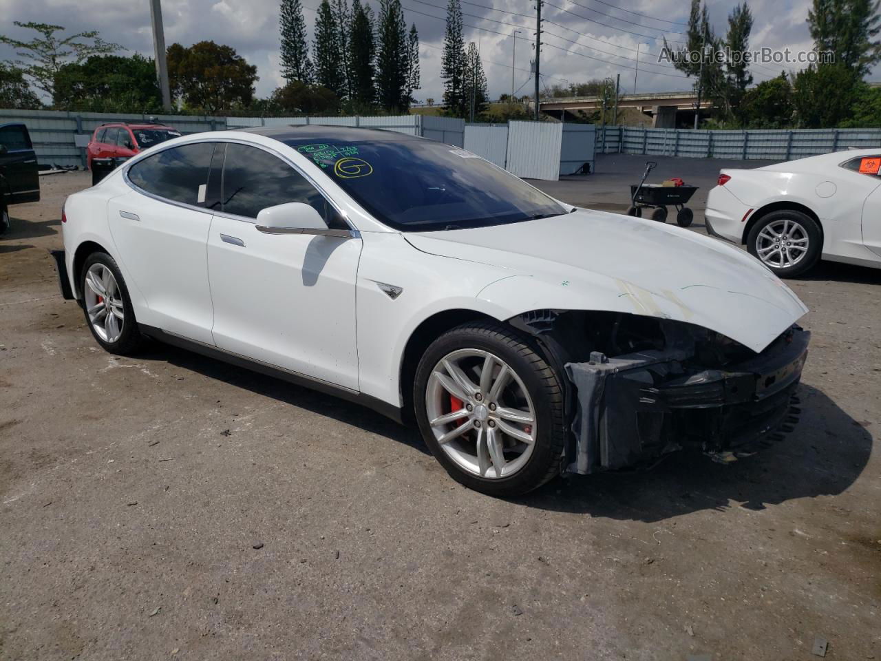 2013 Tesla Model S  Белый vin: 5YJSA1CN8DFP24125