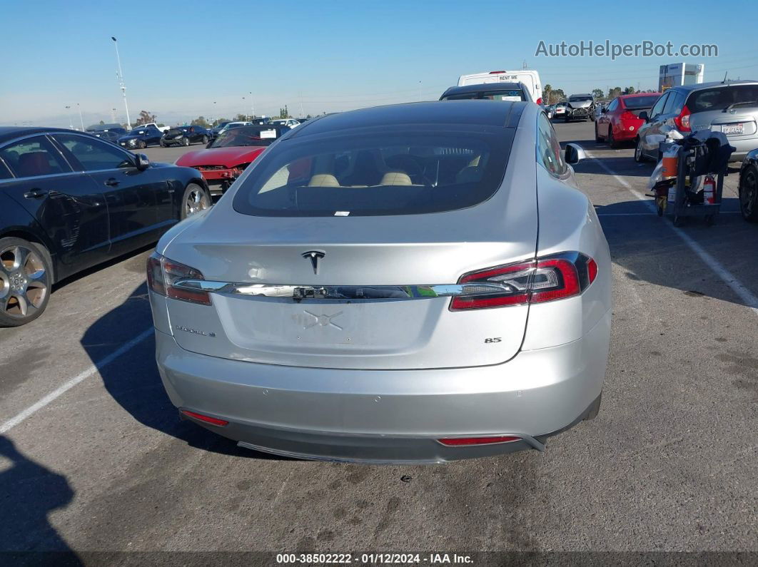 2013 Tesla Model S   Серебряный vin: 5YJSA1CN8DFP27476