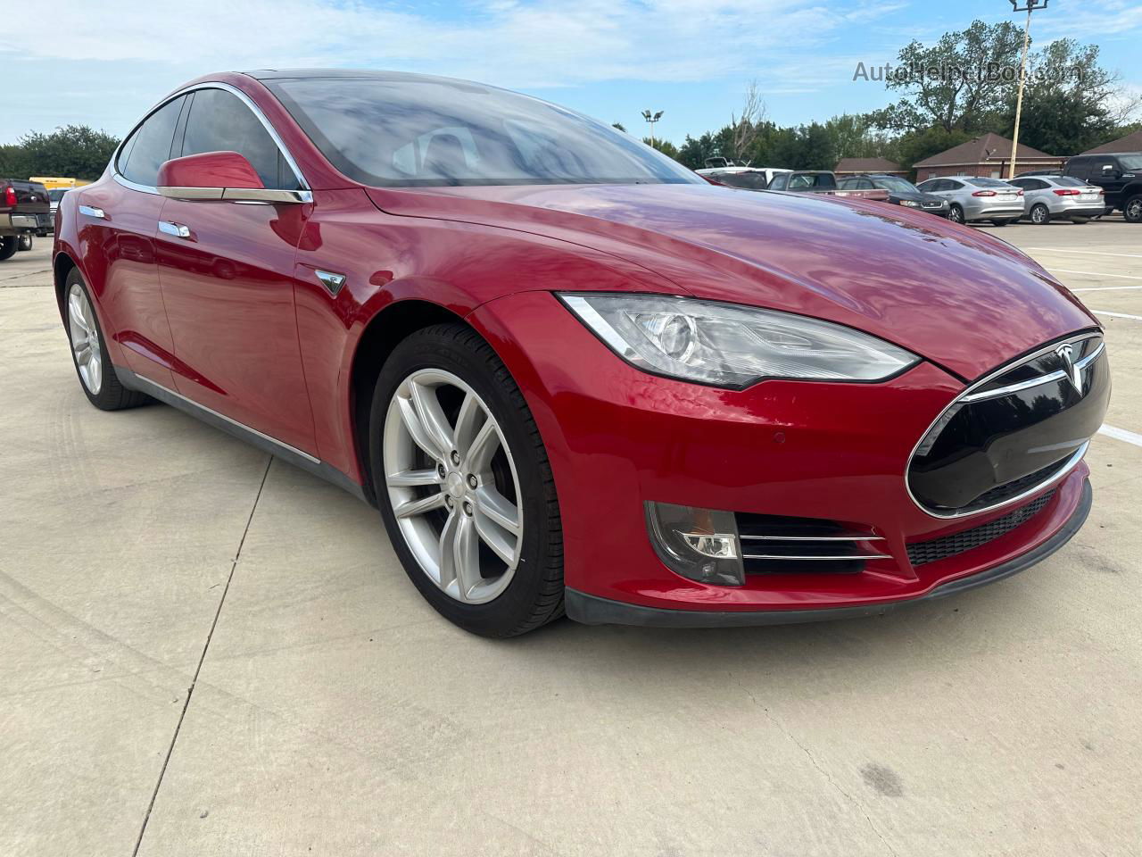 2013 Tesla Model S  Красный vin: 5YJSA1CN9DFP27292