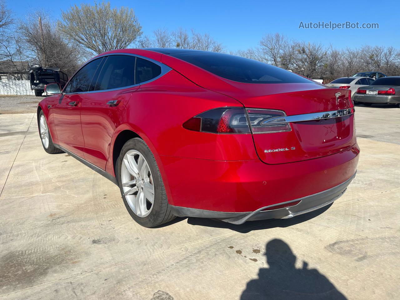 2013 Tesla Model S  Red vin: 5YJSA1CN9DFP27292