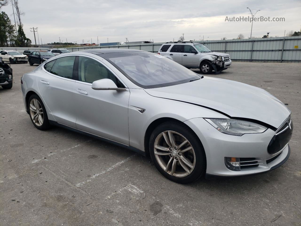 2013 Tesla Model S  Серебряный vin: 5YJSA1CNXDFP06824