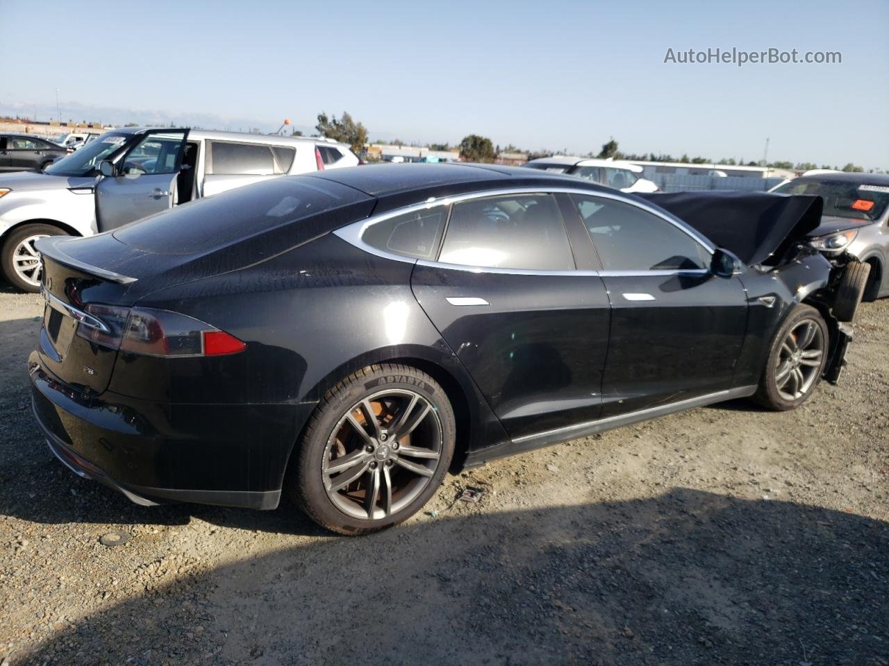 2013 Tesla Model S  Black vin: 5YJSA1CP0DFP08048