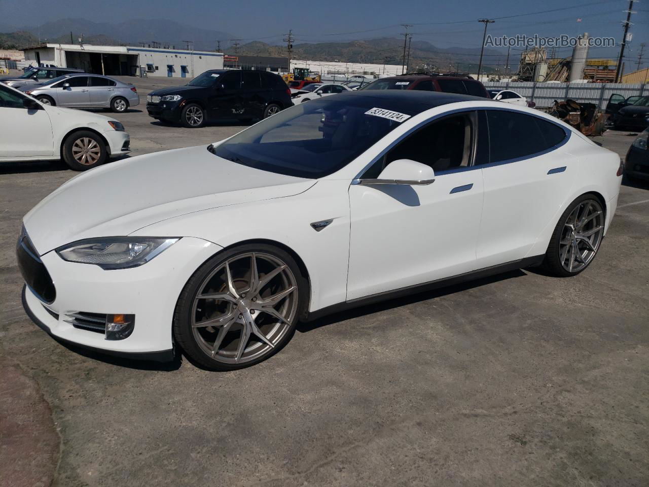 2013 Tesla Model S  White vin: 5YJSA1CP1DFP06857