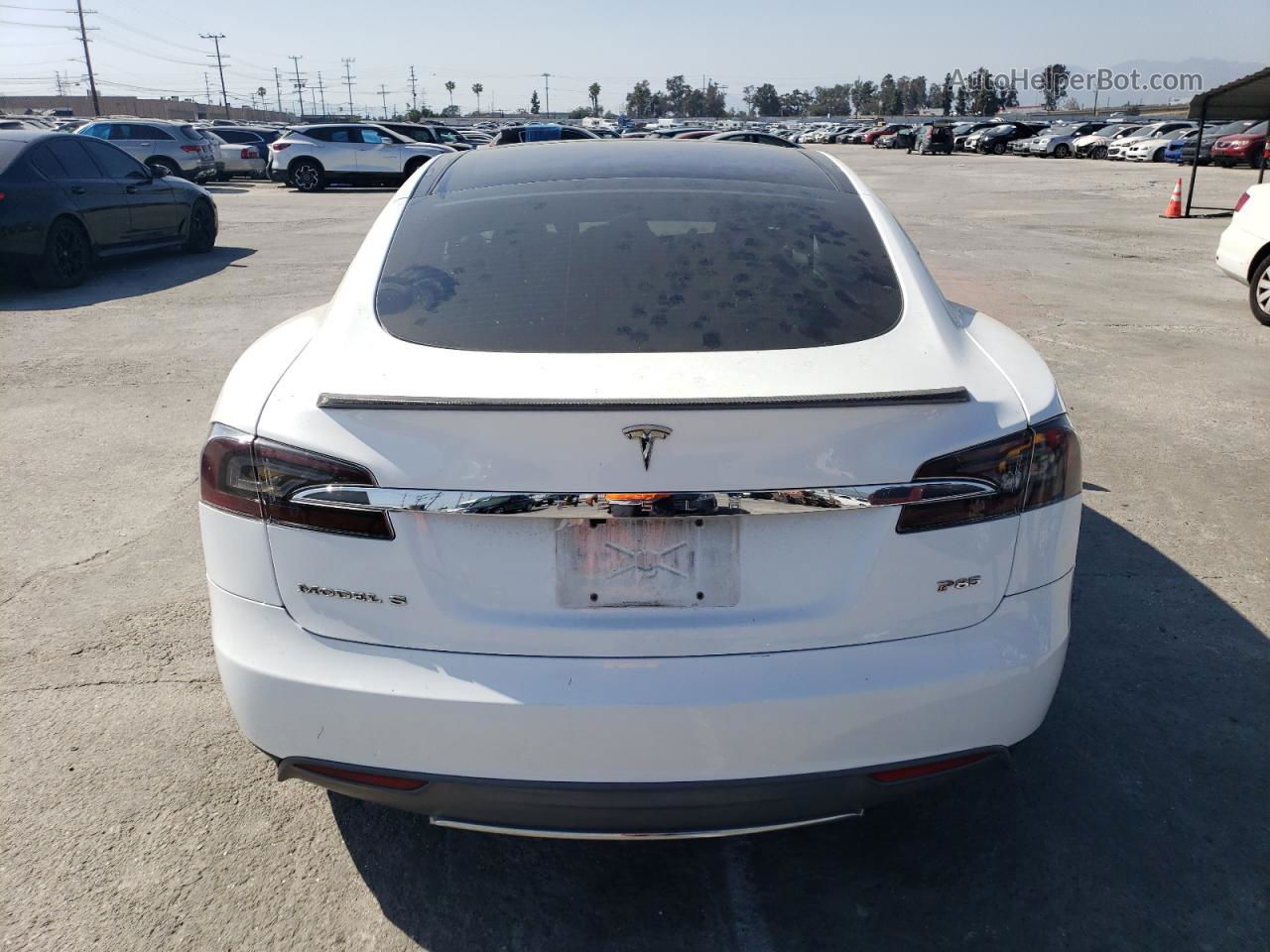 2013 Tesla Model S  White vin: 5YJSA1CP1DFP06857