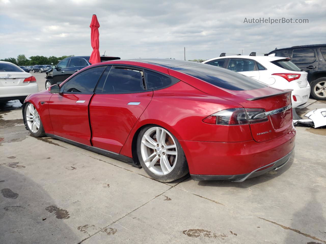 2013 Tesla Model S  Красный vin: 5YJSA1CP1DFP14103