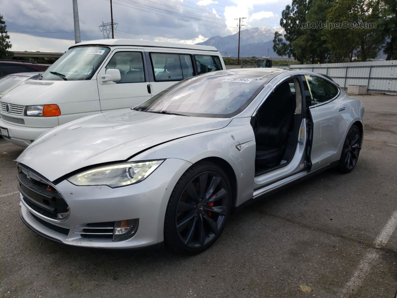 2013 Tesla Model S  Silver vin: 5YJSA1CP6DFP10404