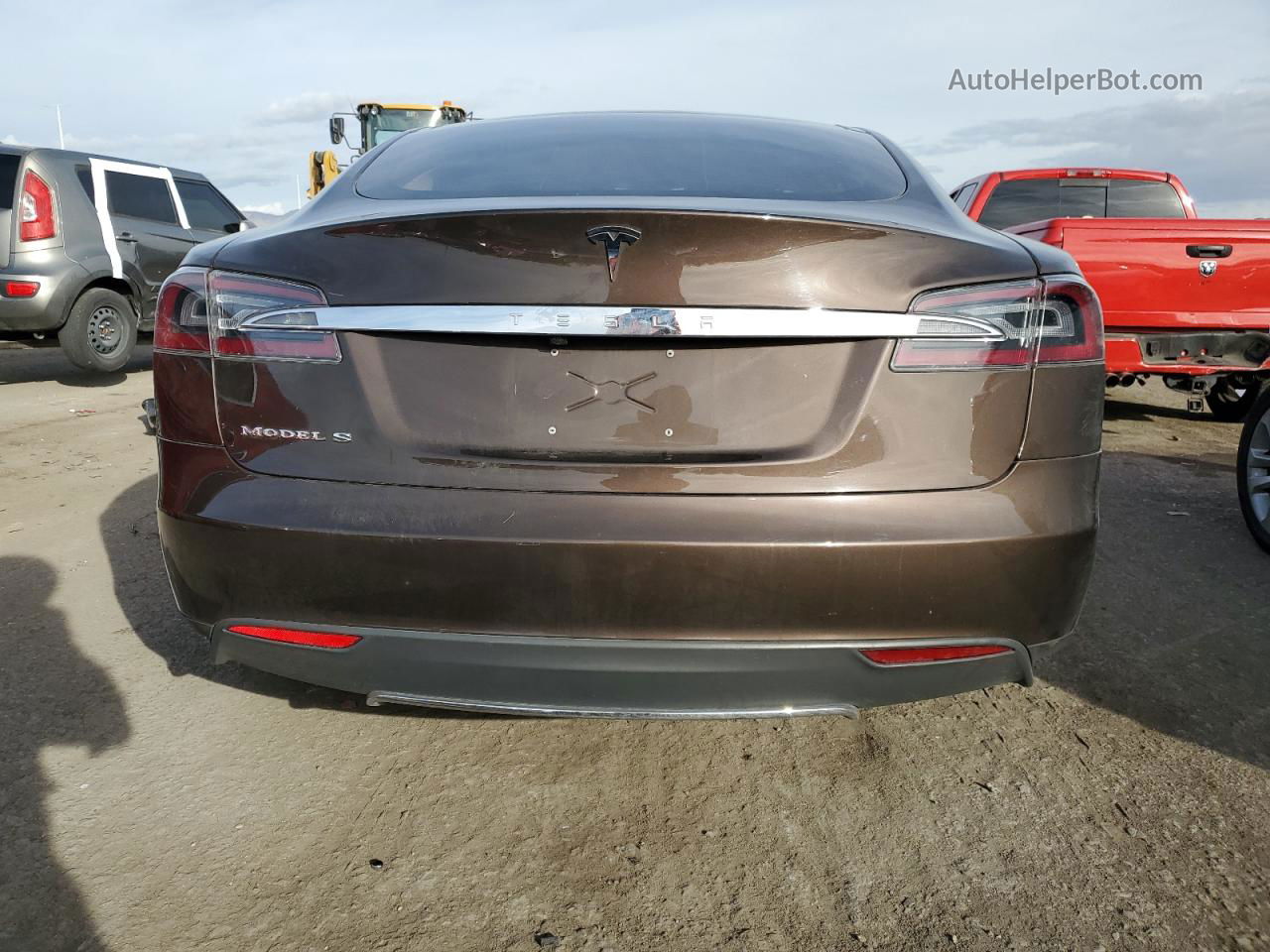 2013 Tesla Model S  Черный vin: 5YJSA1CP7DFP05860