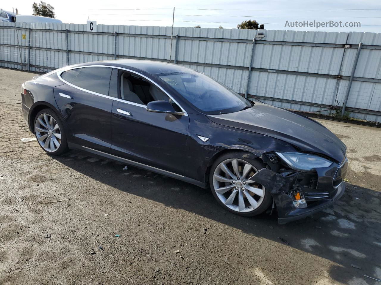 2013 Tesla Model S  Черный vin: 5YJSA1CP7DFP07222