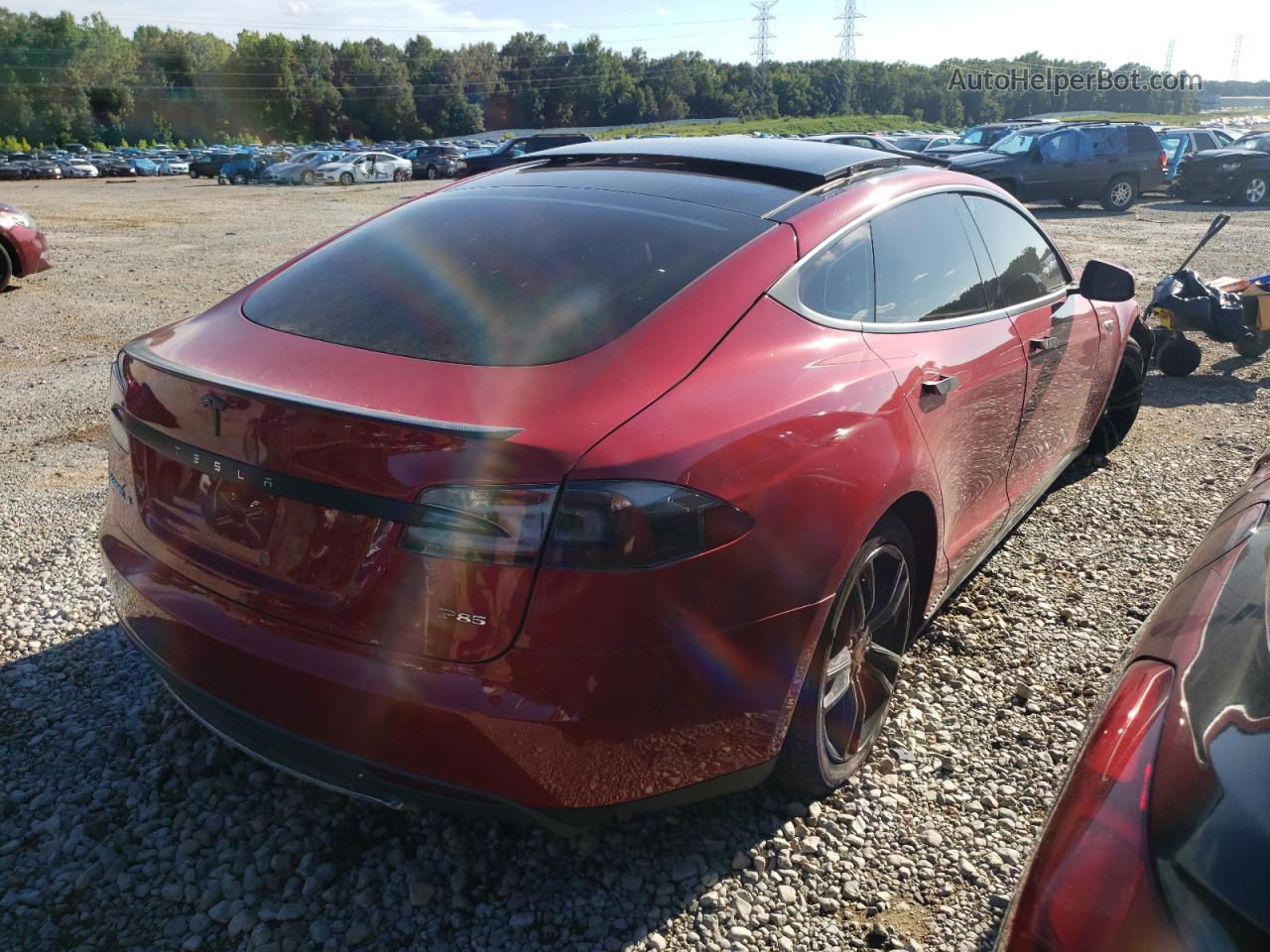 2013 Tesla Model S  Red vin: 5YJSA1CP8DFP10016