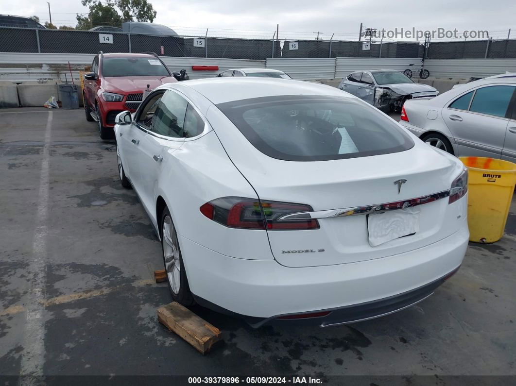 2013 Tesla Model S   White vin: 5YJSA1DG2DFP07739