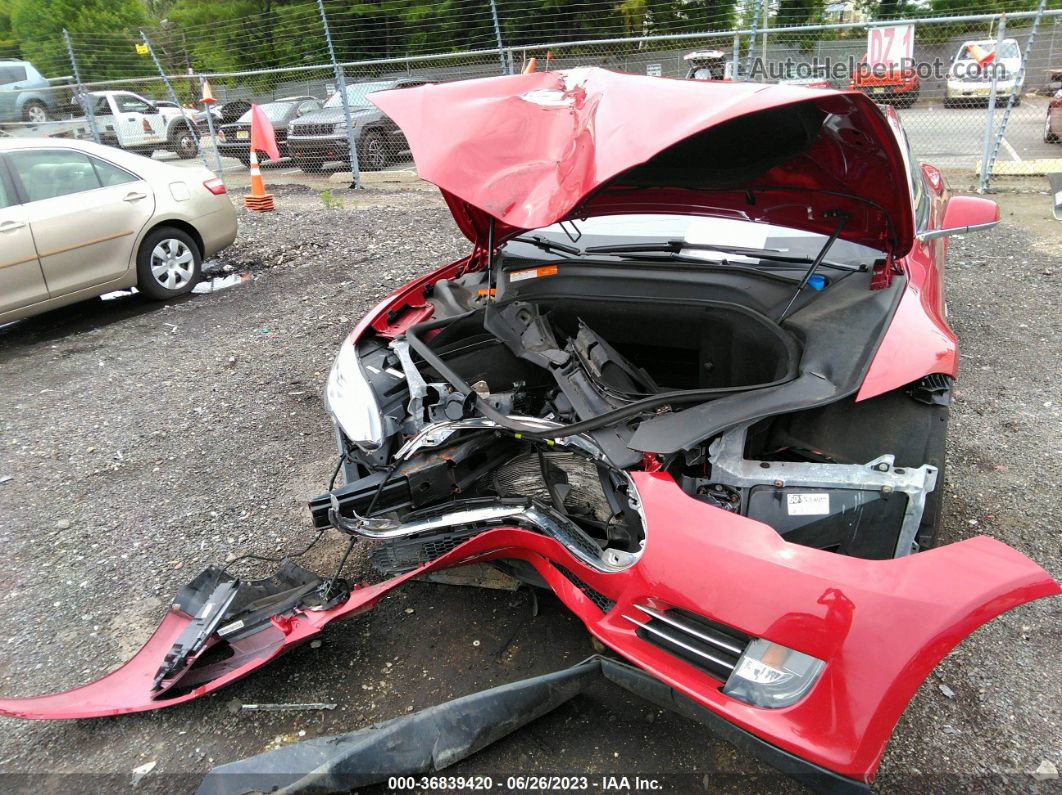 2013 Tesla Model S   Red vin: 5YJSA1DN1DFP18617