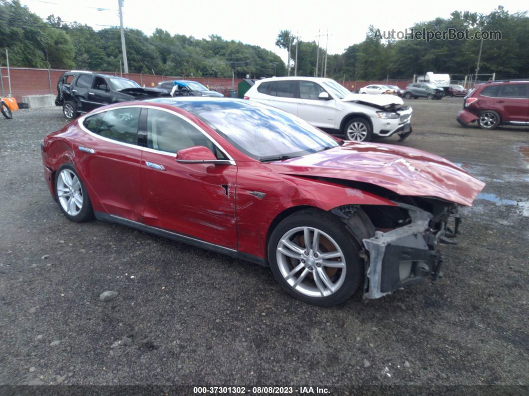 2013 Tesla Model S   Red vin: 5YJSA1DN1DFP18617