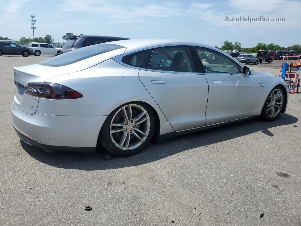 2013 Tesla Model S  Silver vin: 5YJSA1DN3DFP13001