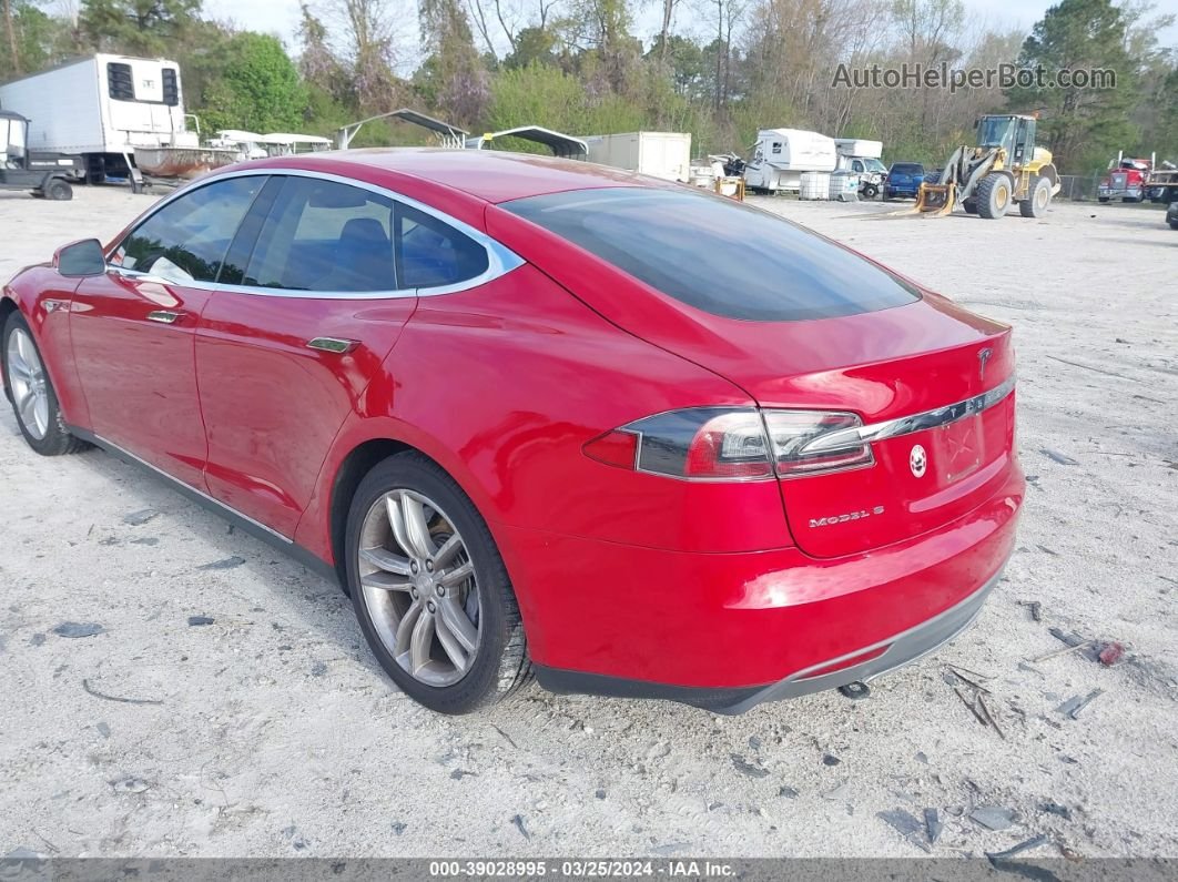 2013 Tesla Model S   Red vin: 5YJSA1DN5DFP09502