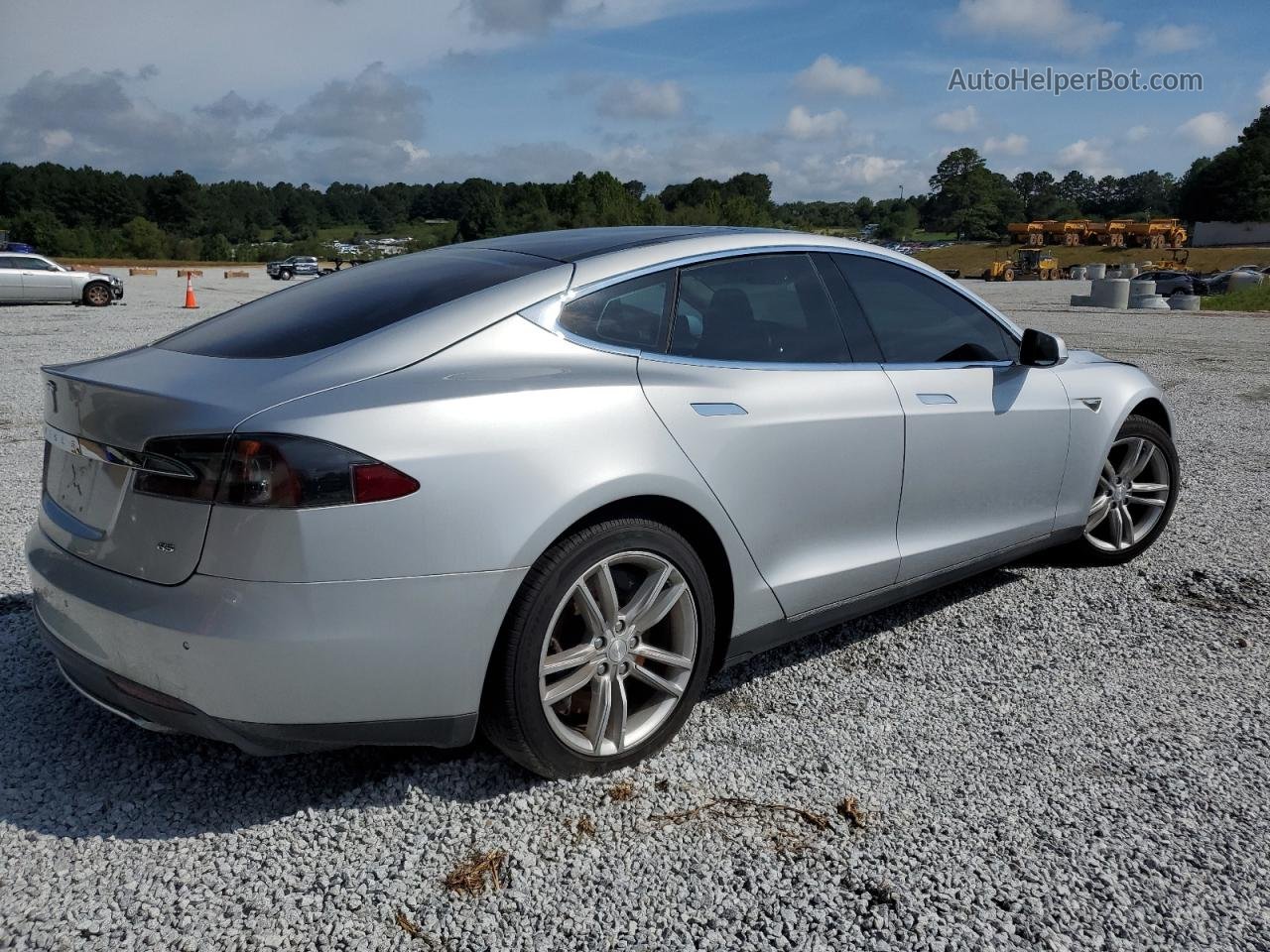 2013 Tesla Model S  Silver vin: 5YJSA1DN5DFP17437