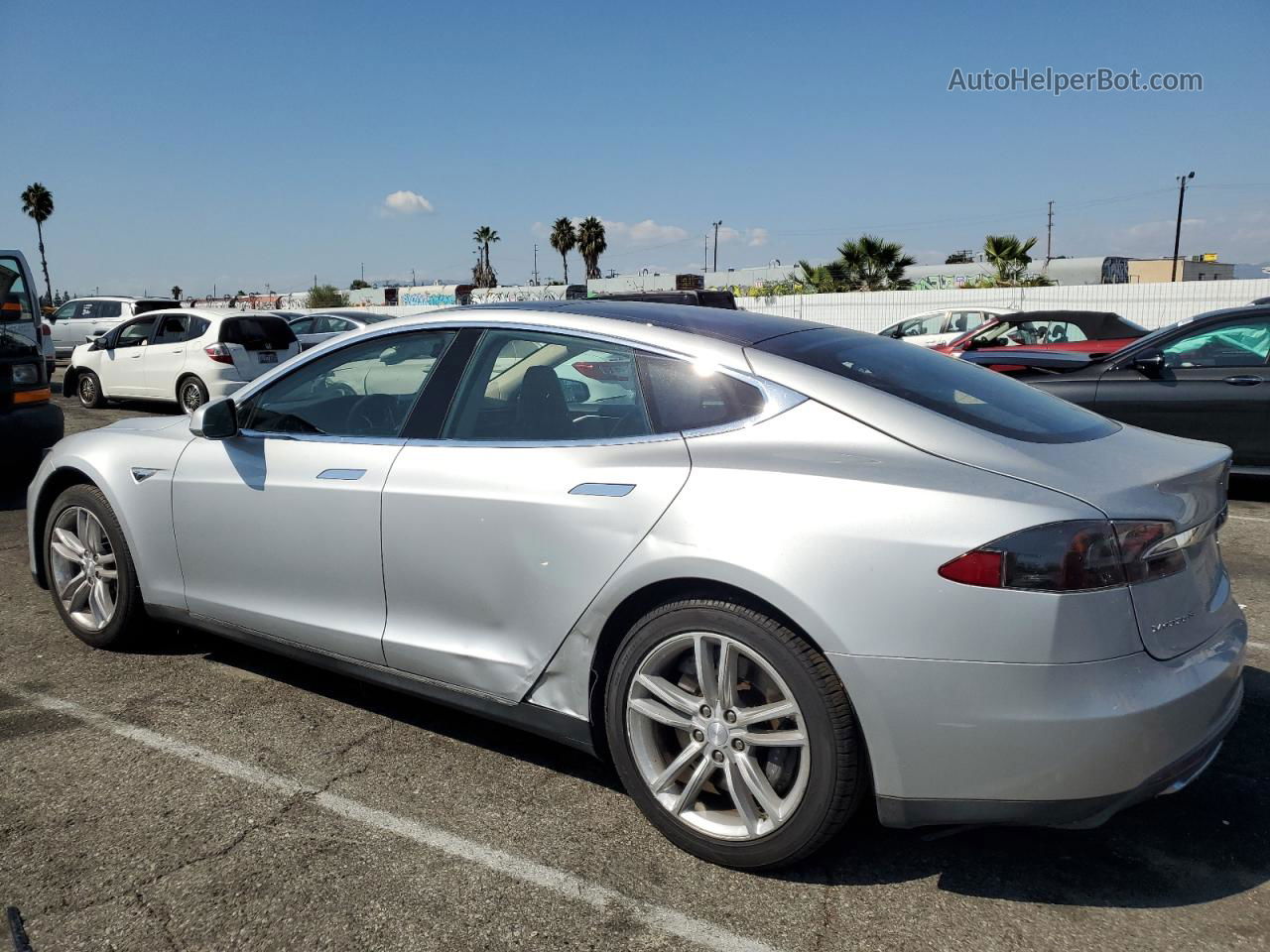 2013 Tesla Model S  Silver vin: 5YJSA1DN7DFP05502