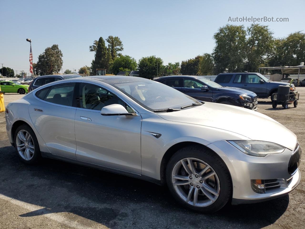 2013 Tesla Model S  Silver vin: 5YJSA1DN7DFP05502