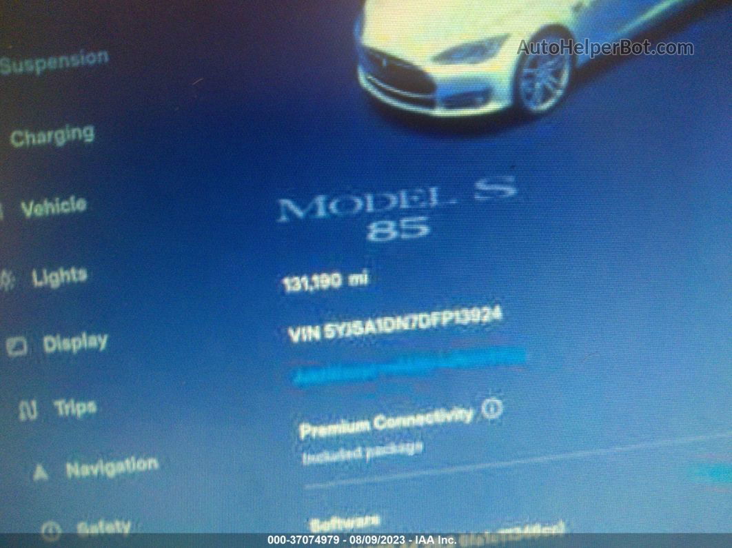 2013 Tesla Model S   White vin: 5YJSA1DN7DFP13924