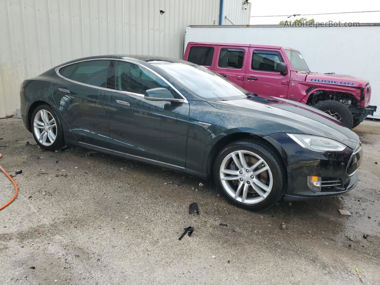 2013 Tesla Model S  Green vin: 5YJSA1DN9DFP24892