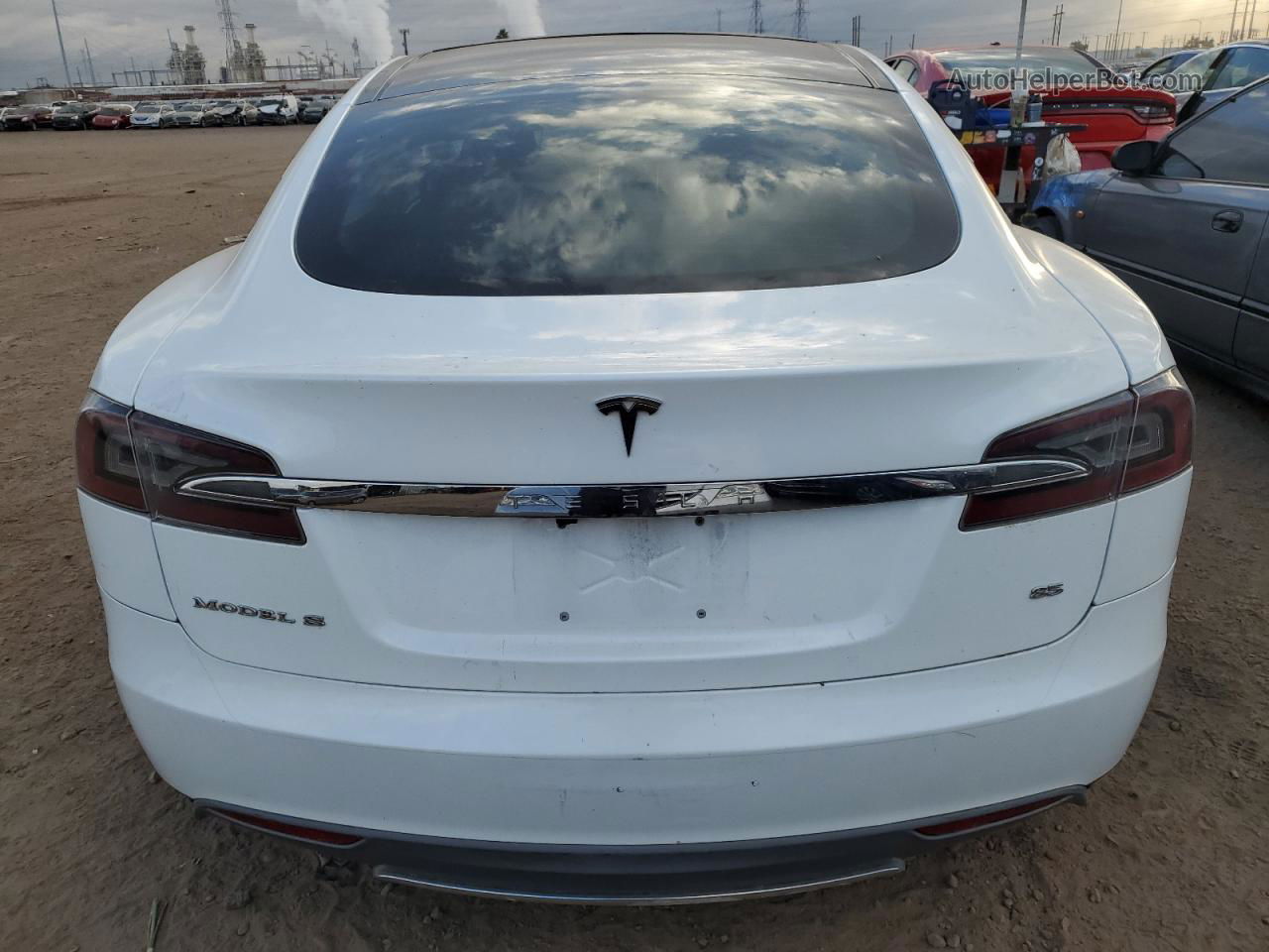 2013 Tesla Model S  White vin: 5YJSA1DNXDFP11441