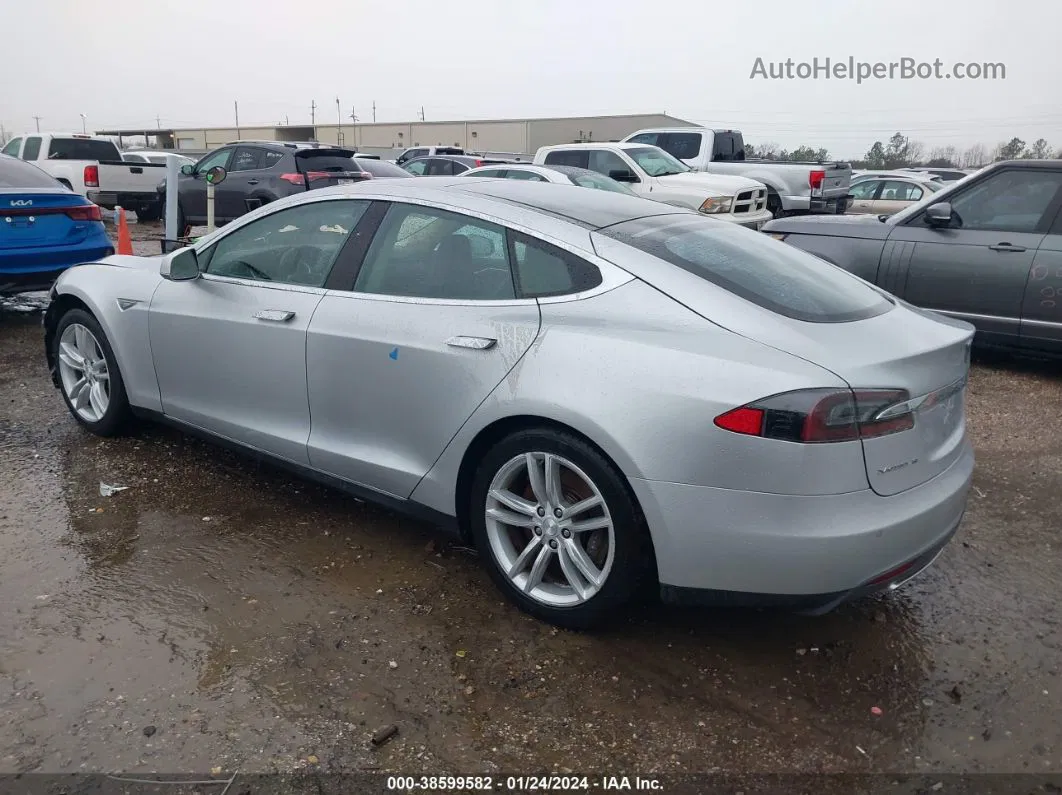 2013 Tesla Model S   Серебряный vin: 5YJSA1DNXDFP27025