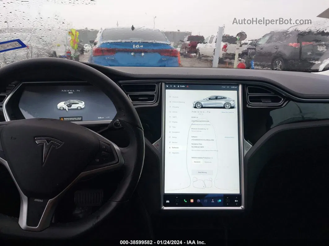 2013 Tesla Model S   Серебряный vin: 5YJSA1DNXDFP27025