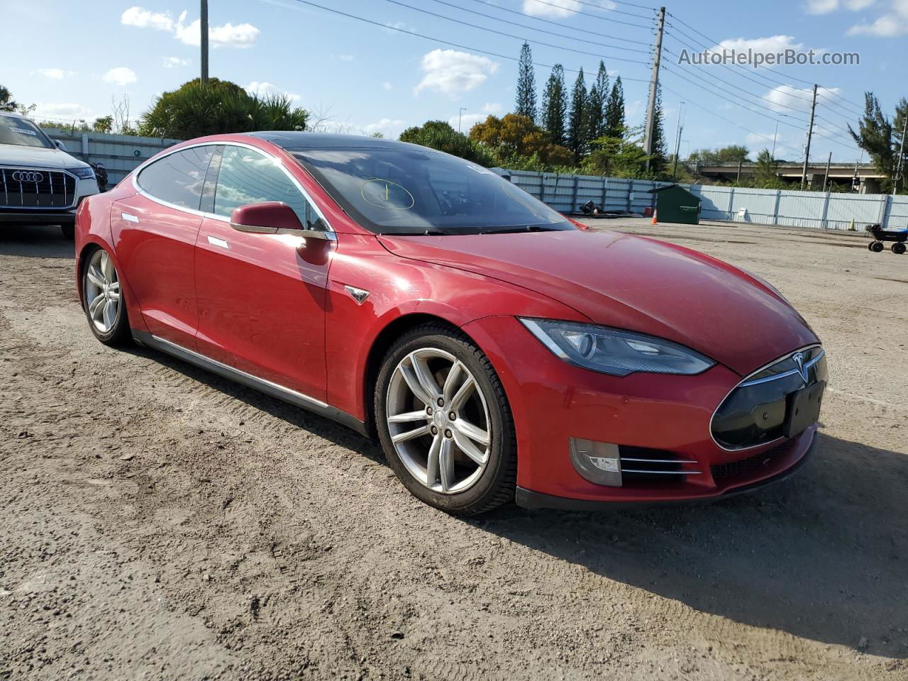 2013 Tesla Model S  Red vin: 5YJSA1DP0DFP09277