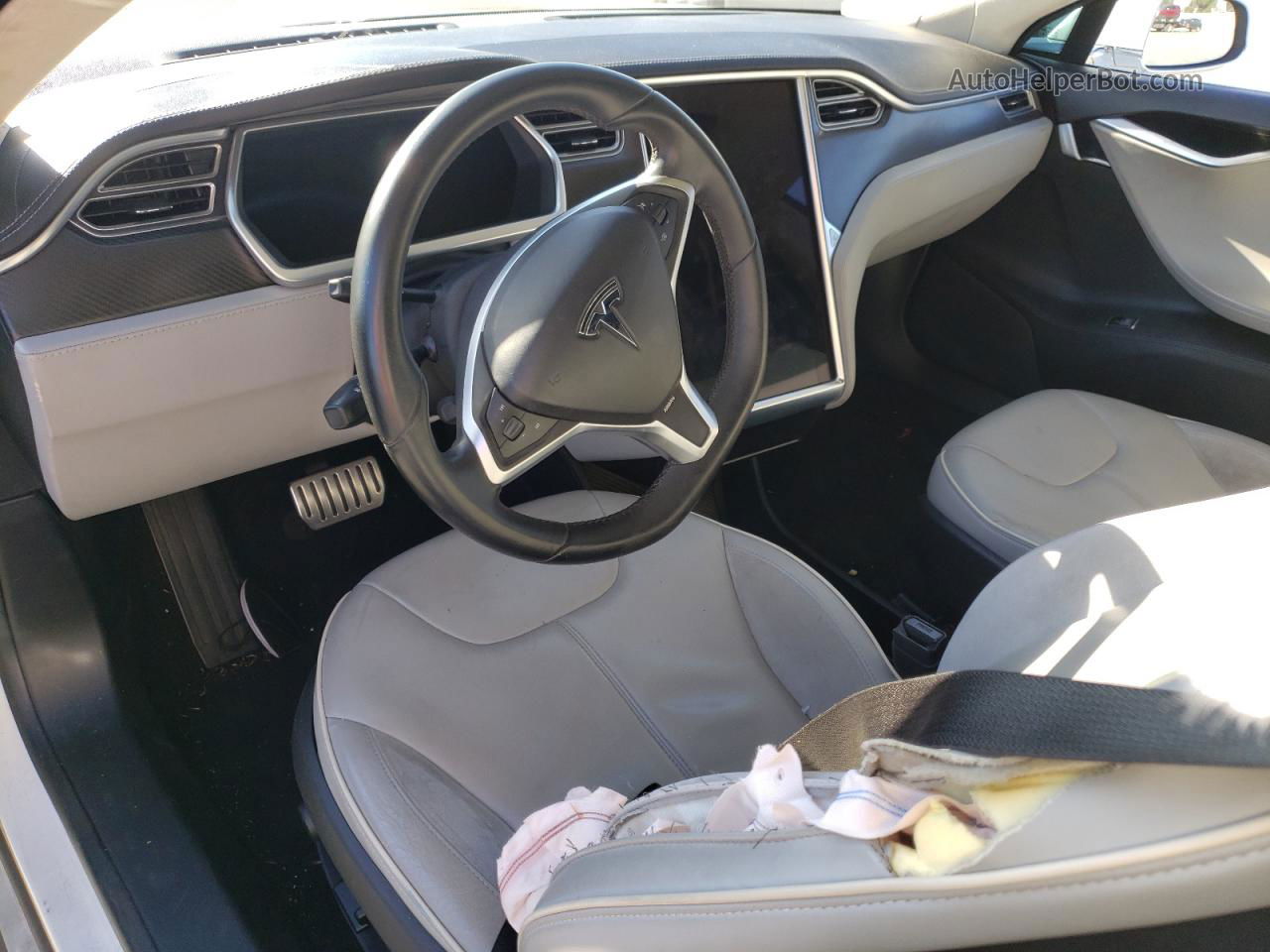 2013 Tesla Model S  White vin: 5YJSA1DP0DFP20926