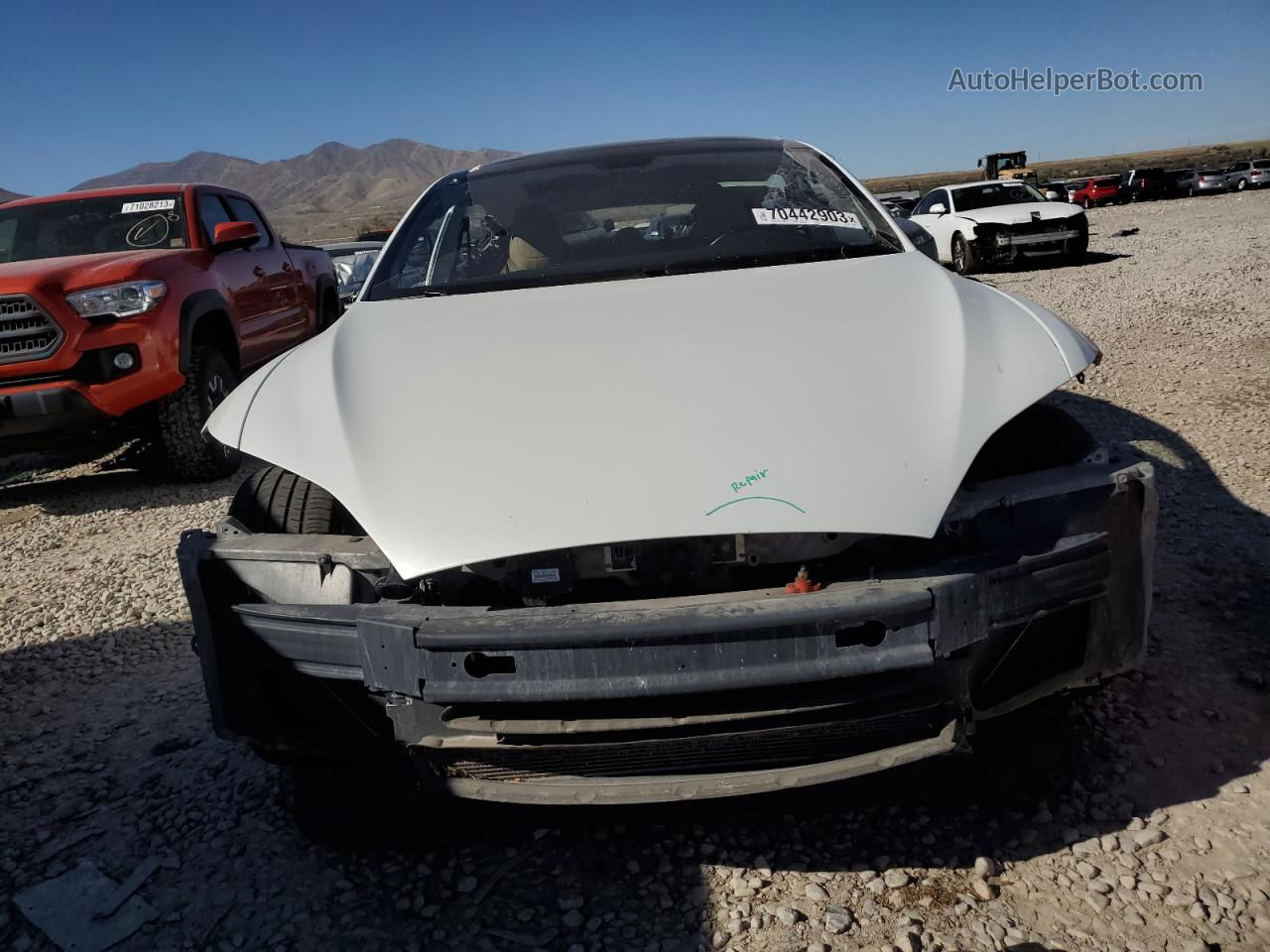 2013 Tesla Model S  White vin: 5YJSA1DP1DFP09885