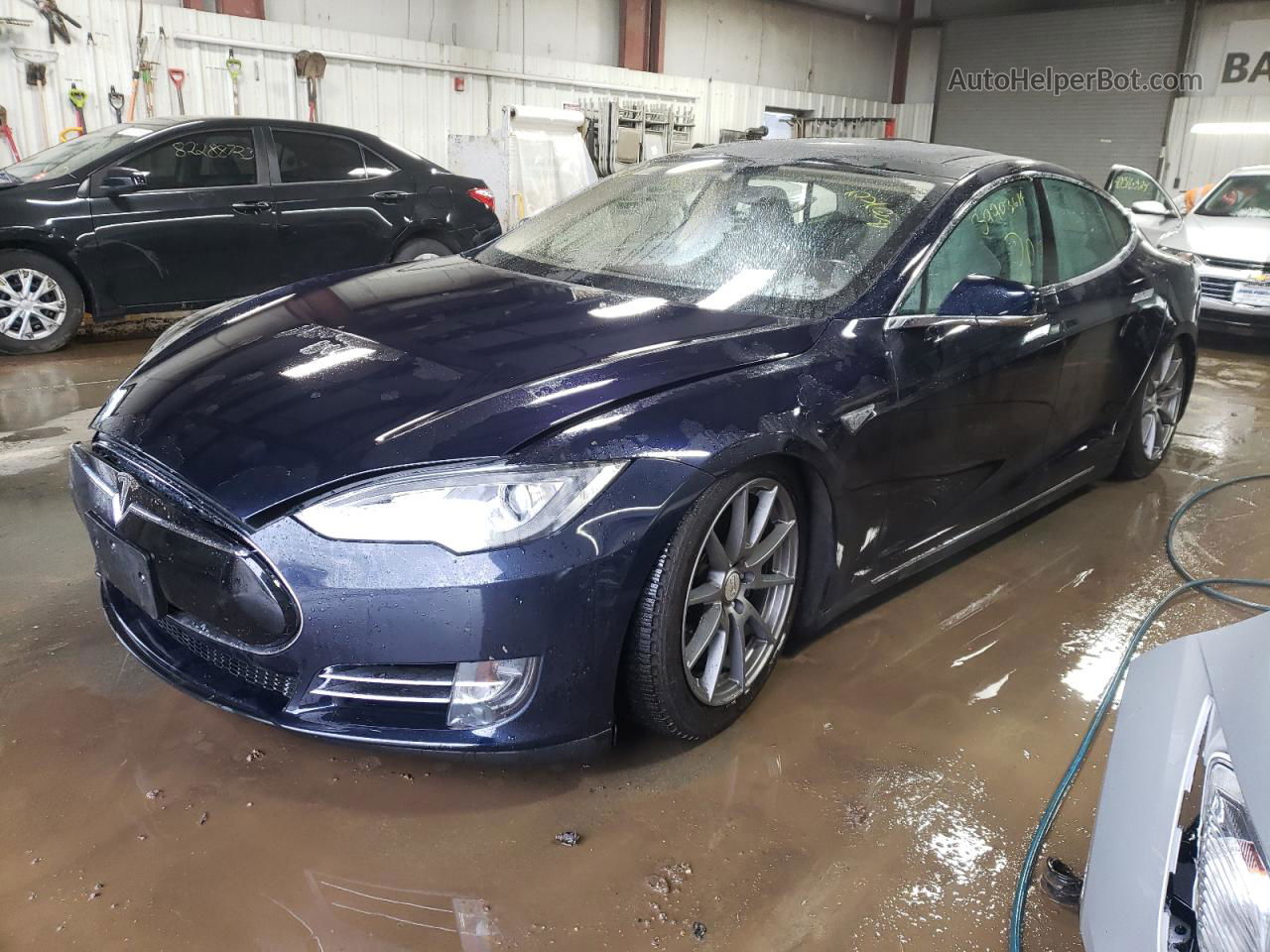 2013 Tesla Model S  Blue vin: 5YJSA1DP1DFP12690