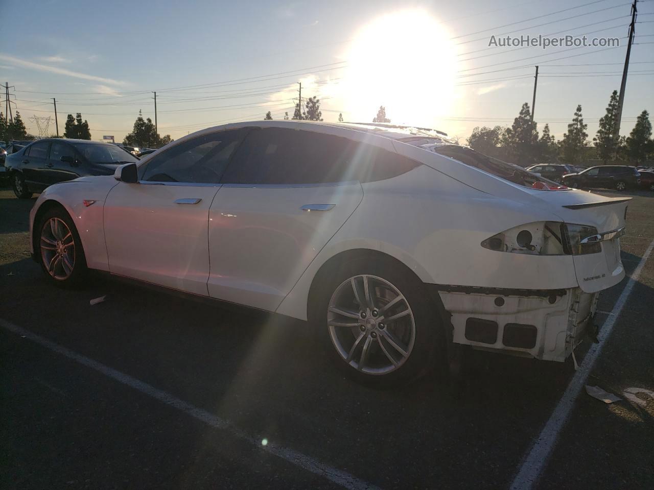 2013 Tesla Model S  White vin: 5YJSA1DP2DFP06252