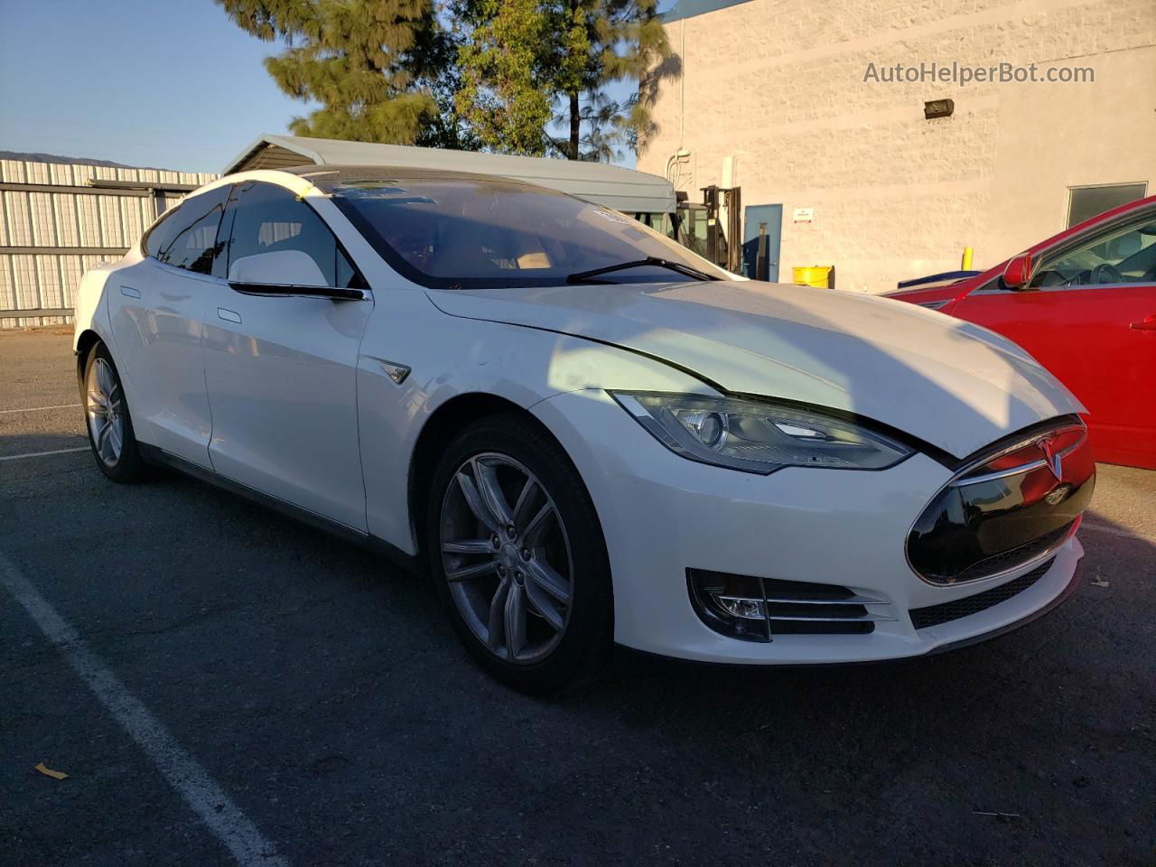 2013 Tesla Model S  White vin: 5YJSA1DP2DFP06252