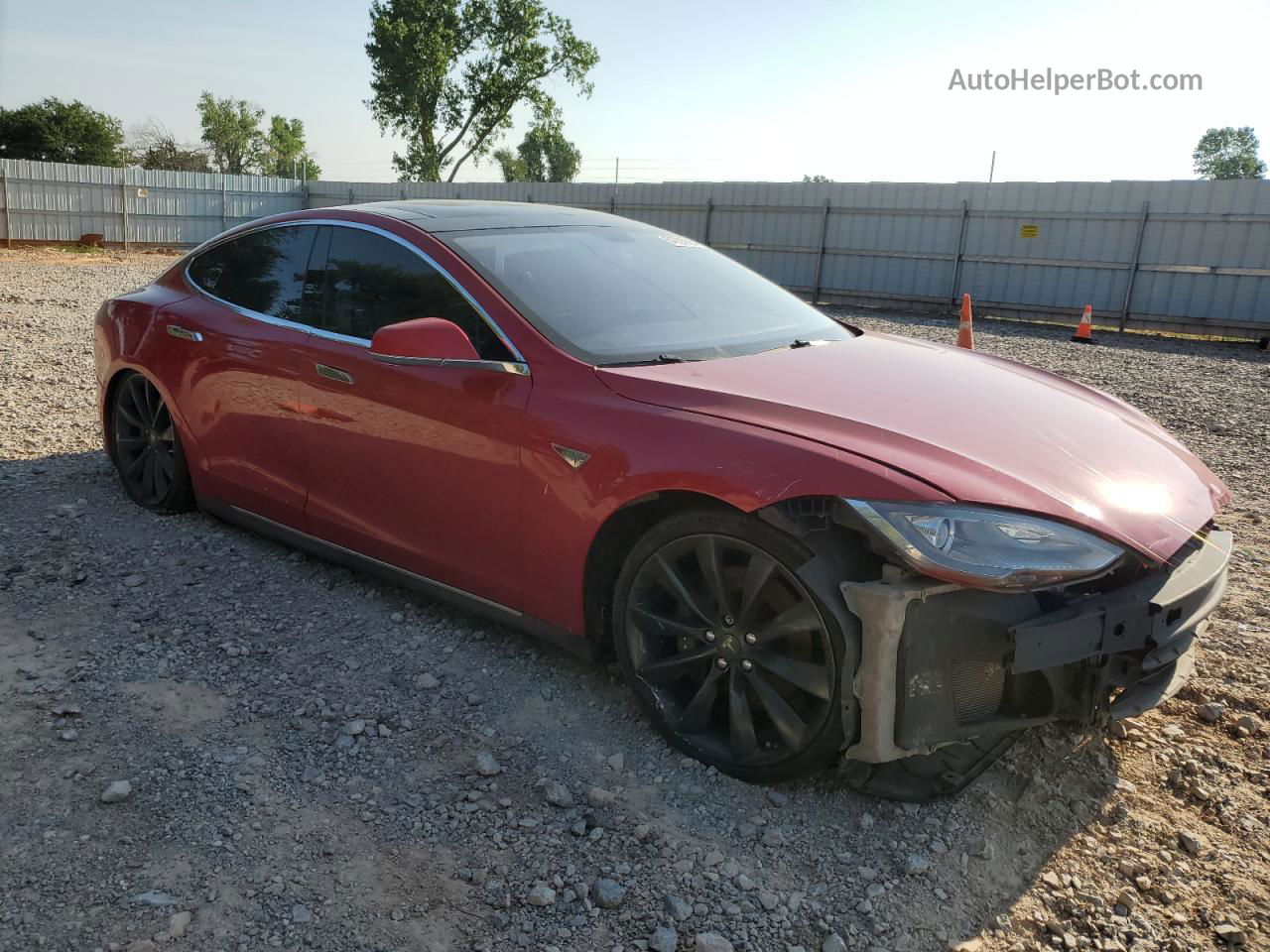 2013 Tesla Model S  Red vin: 5YJSA1DP2DFP08955