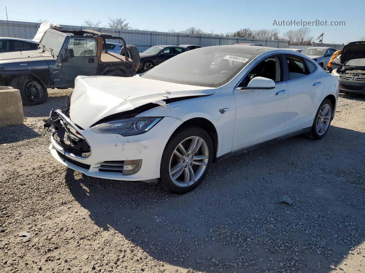 2013 Tesla Model S  White vin: 5YJSA1DP3DFP26994