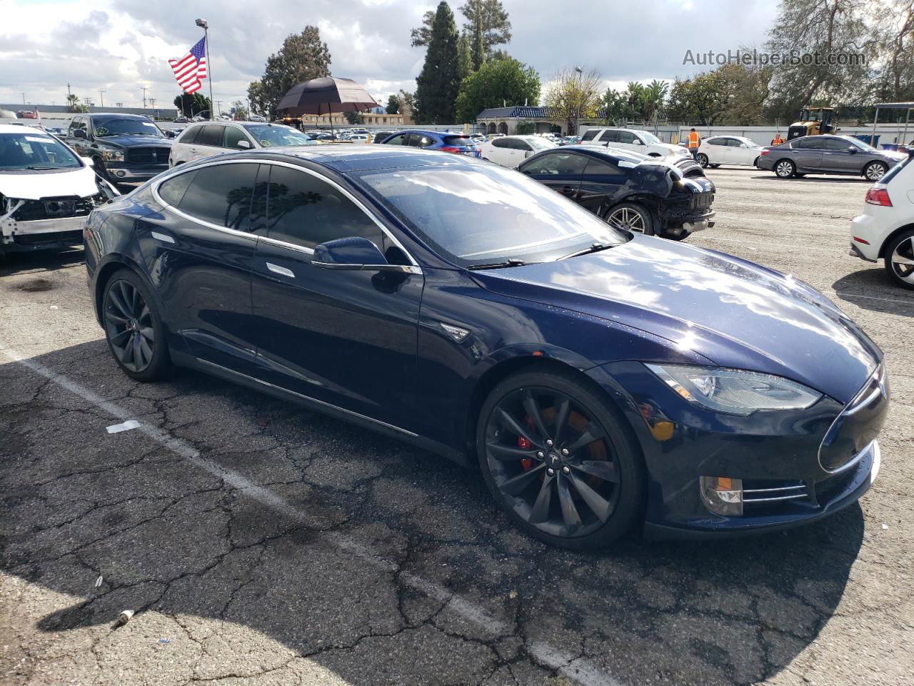 2013 Tesla Model S  Blue vin: 5YJSA1DP5DFP24468